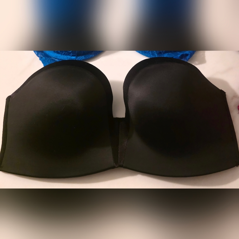 Elegant Black Strapless Bra